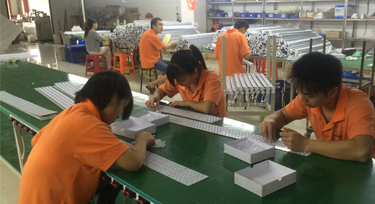 品質(zhì)高服務(wù)好 西安何總毫不猶豫的選擇光臣LED護欄管