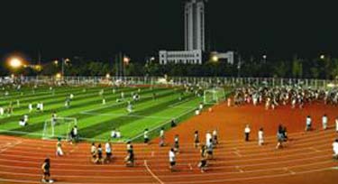 2張圖對比田徑場照明投光燈和泛光燈哪個合適