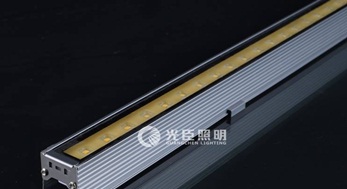 河南鄭州地產樓盤亮化項目，光臣金黃光LED線條燈獲客戶贊賞