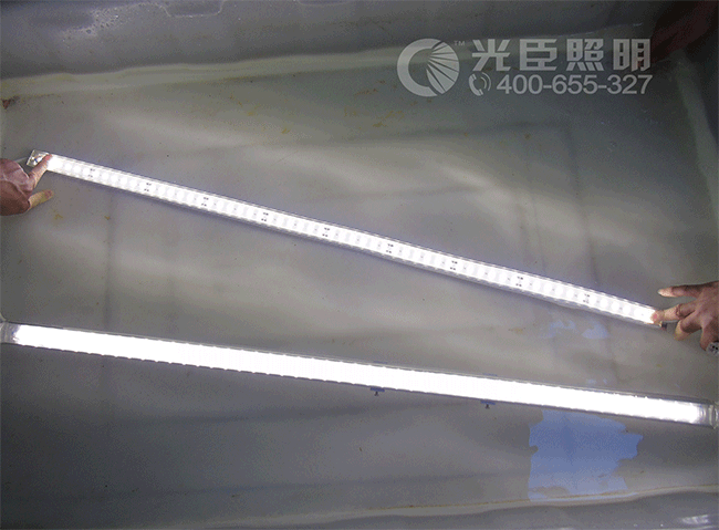 LED線條燈泡水測試